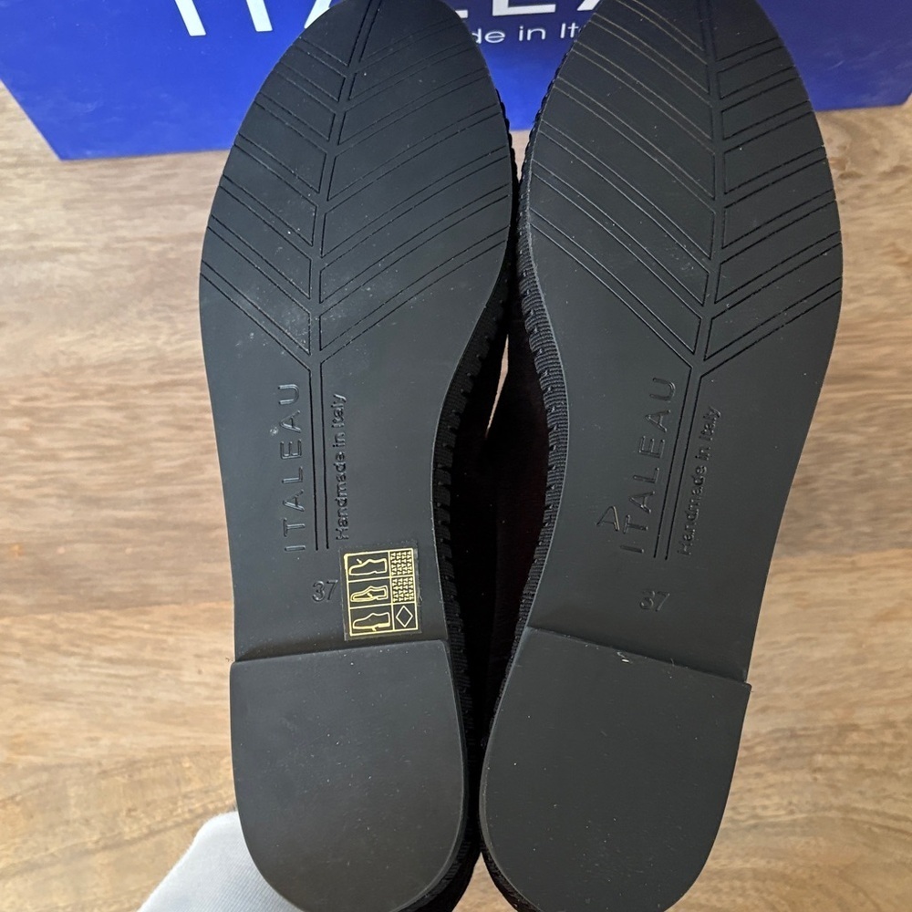 Italeau Women's Black Velvet Loafers - Picture 11 of 12